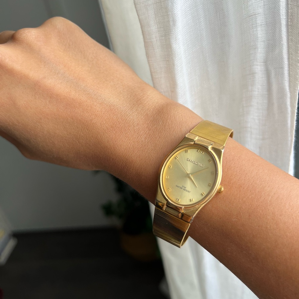 Gold vintage samsonic watch